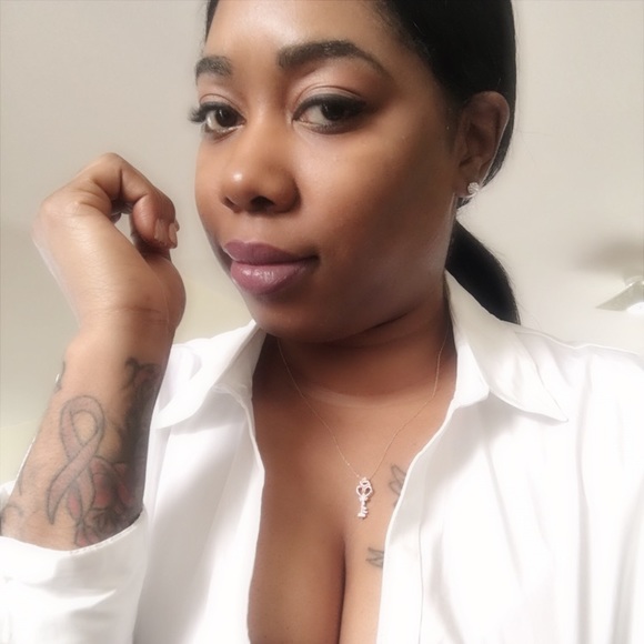 Meet your Posher, Tiffanie - Picture 1 of 1